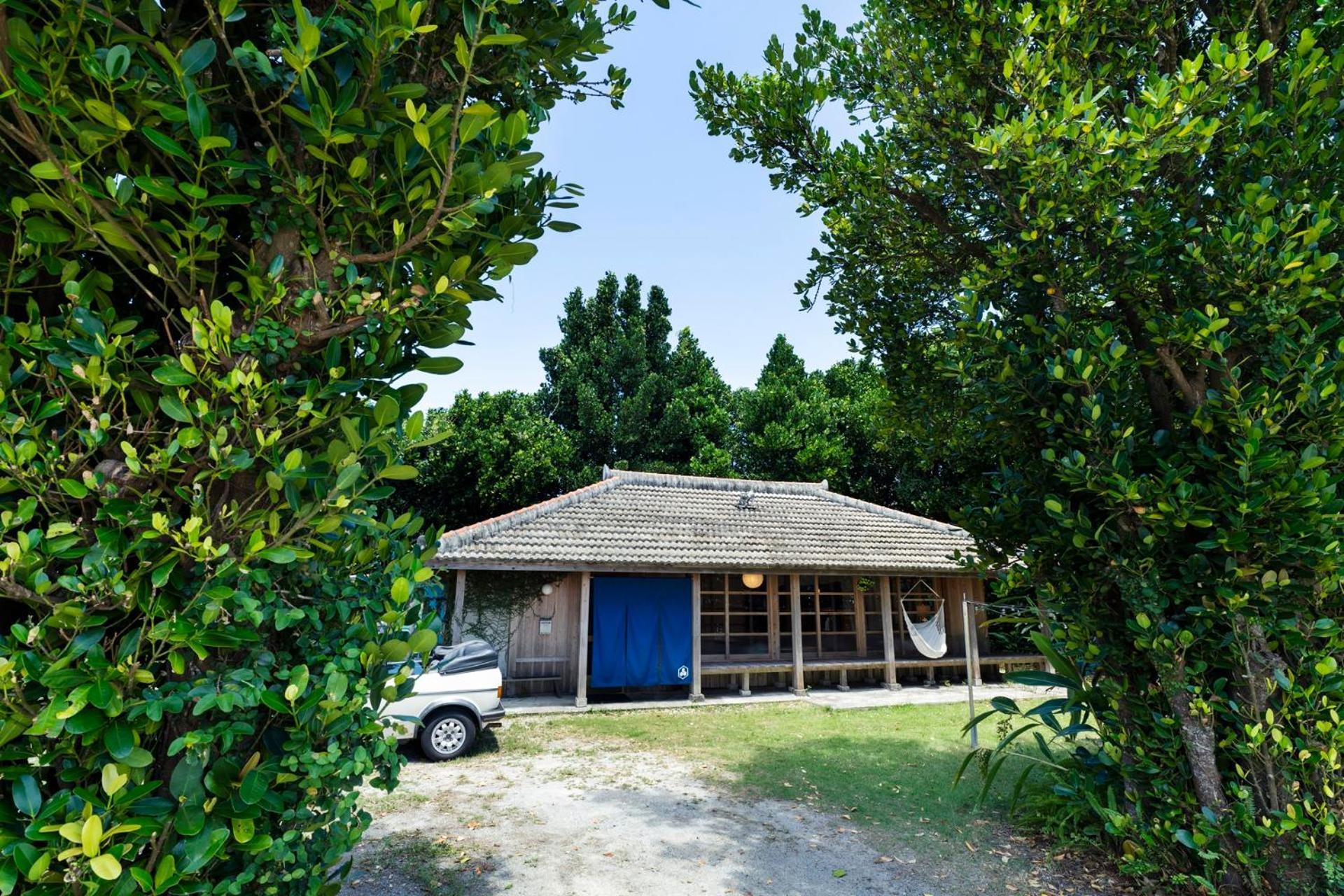 フクギに囲まれた家 さばんぎ沖縄古民家 Savangi Okinawan Designed Folk House Nakijin Exterior photo